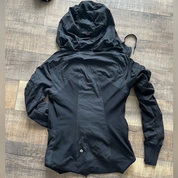 Lululemon jacket - Picture 2 of 6